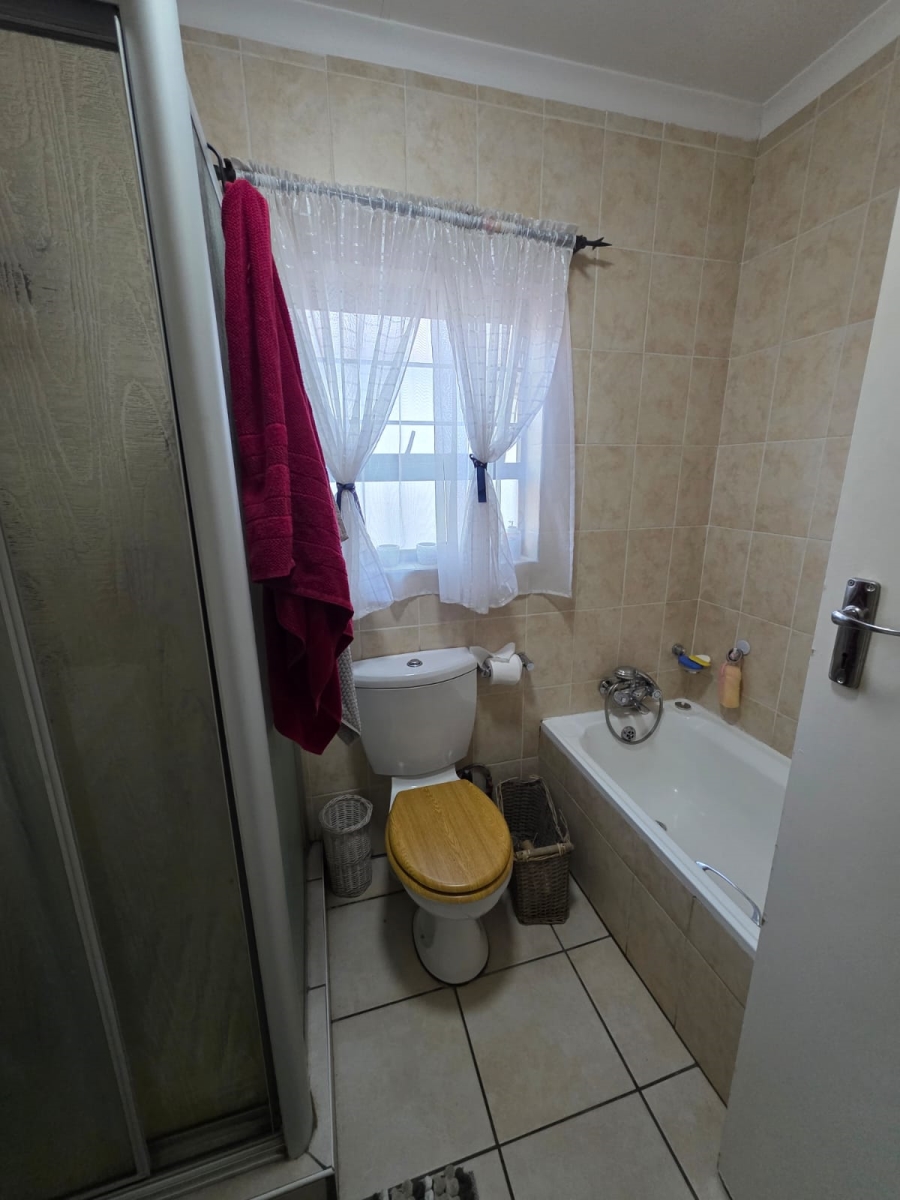 To Let 3 Bedroom Property for Rent in Vaalpark Free State